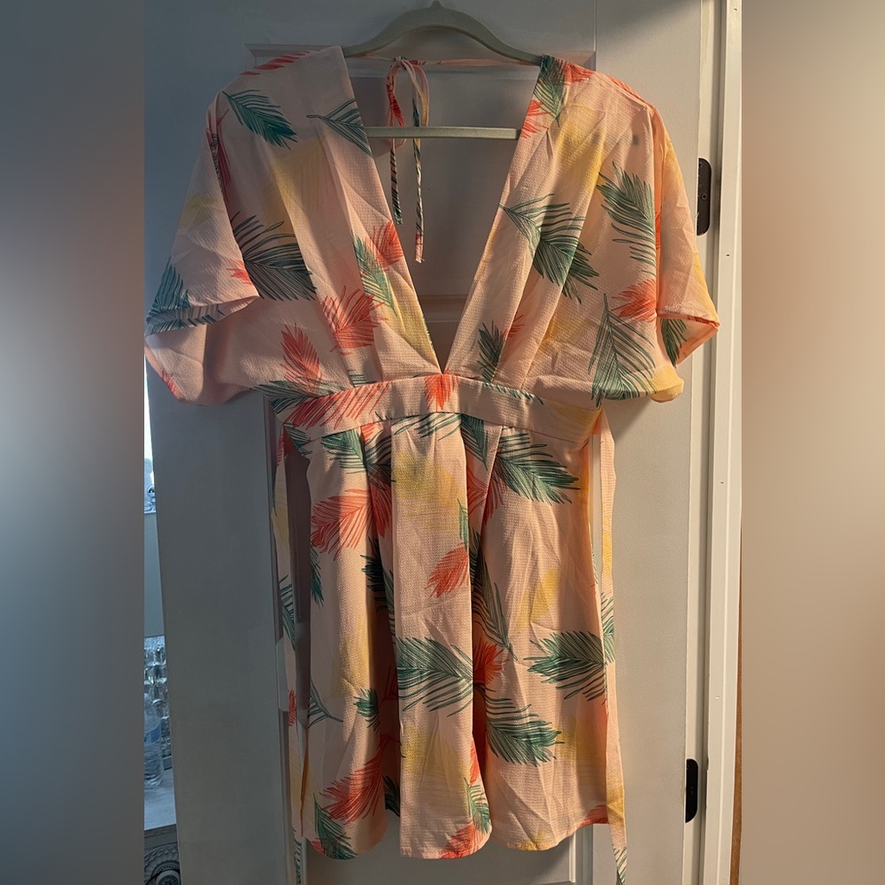 Tropical Print V-Neck Dress by Floerns. Size M